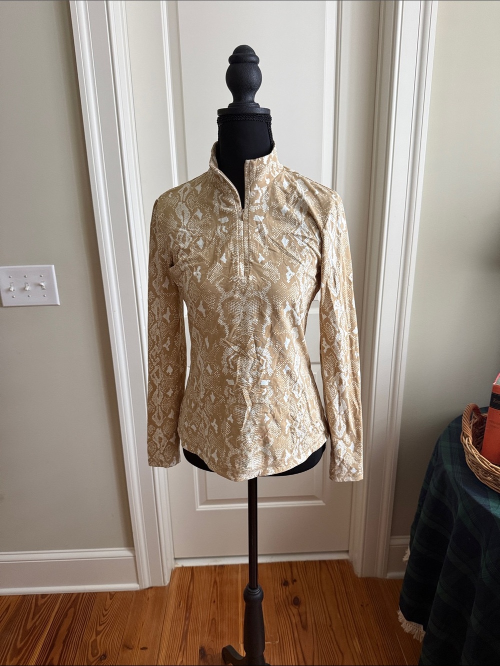 Women's Taupe Snake-Print Long Sleeve Pullover Top